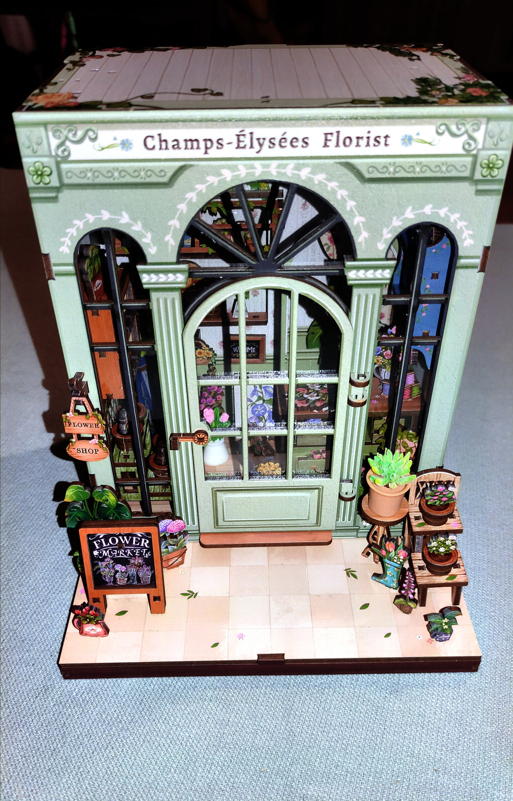 Book Nook DIY Fleuriste Champs-Élysées – Boutique Miniature à Construire – Kit Maquette 3D Bois LED – Décor Étagère